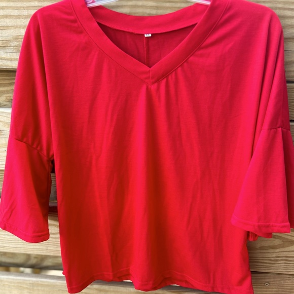 Donating- boutique blouse, Sz XL, red, v-neck with 3/4 bell sleeves. NWOT. - Picture 7 of 7